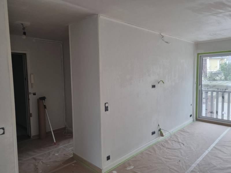 Devis pour la rénovation à neuf de la peinture d'un appartement de particuliers proche de DEAUVILLE 14